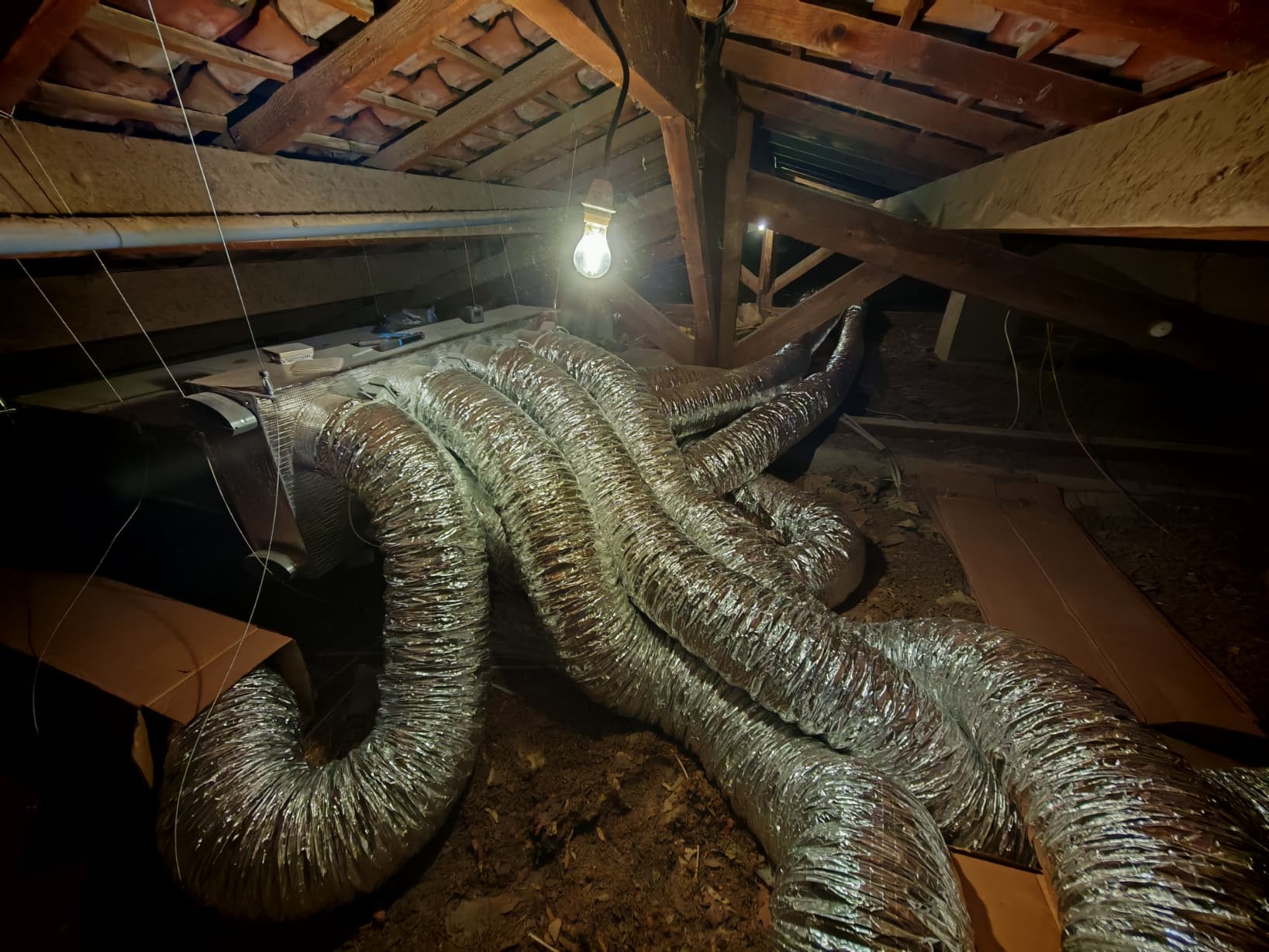 Installation d’un système de climatisation gainable Daikin FBA140 14 kW avec régulation Airzone à Septèmes-les-Vallons (région PACA)